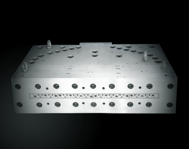 Image from the factory's previous website, for the PVC width panel mould